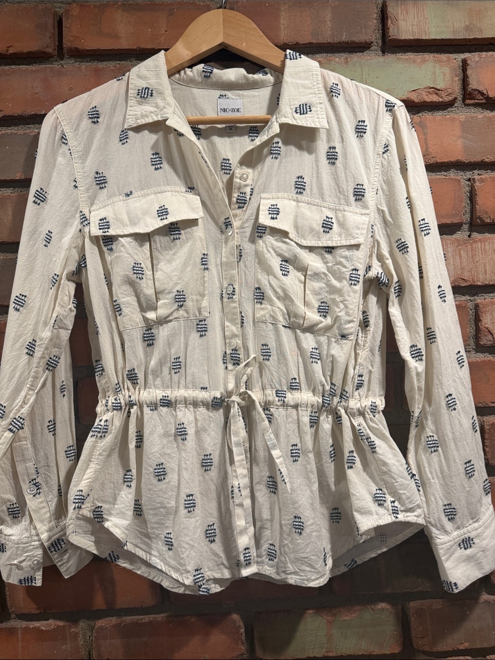 NIC+ZOE Constellation Shirt cream with navy embroidery